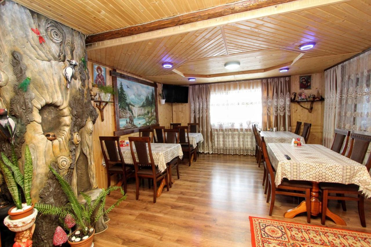 Садиба "У Валентини" Iablunîțea Exterior foto