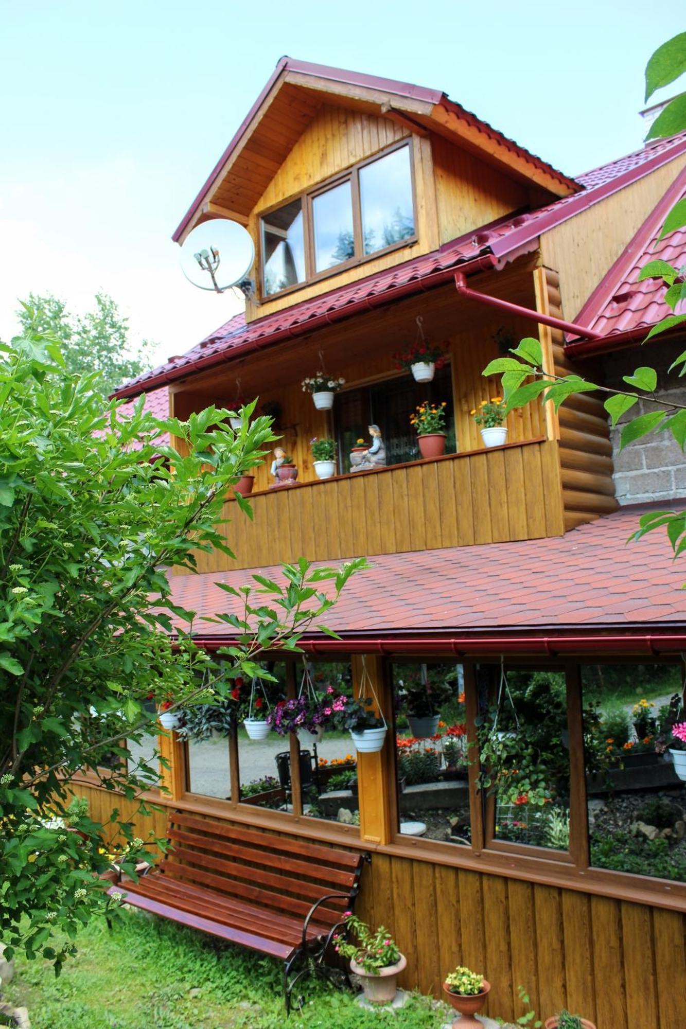 Садиба "У Валентини" Iablunîțea Exterior foto
